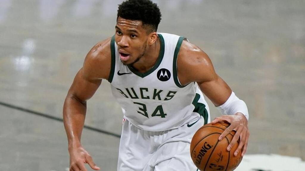 NBA: Μπρέικ για Χοκς με απίθανο Γιάνγκ - Το πάλεψε ο Αντετοκούνμπο (photos+video)