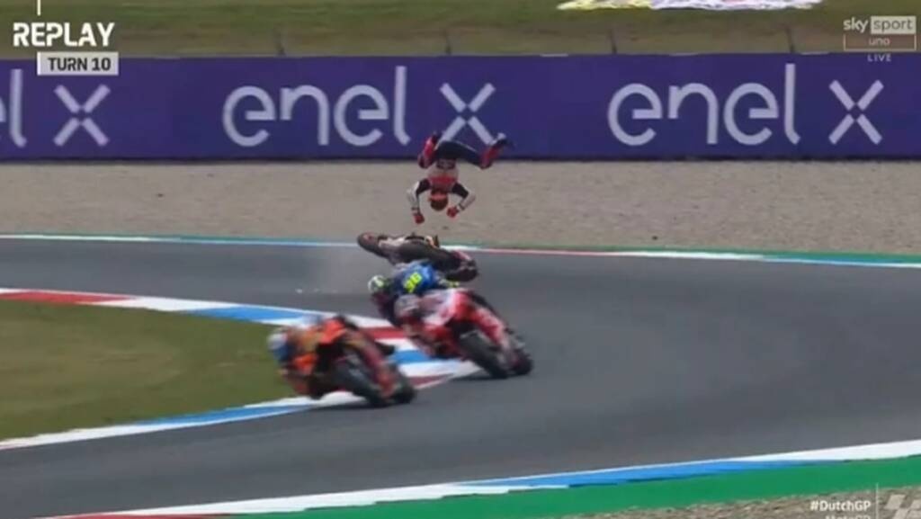 Τρομακτικό ατύχημα στο MotoGP - «Πάγωσαν» όλοι με τον Μαρκ Μάρκεθ (photos+video)΄