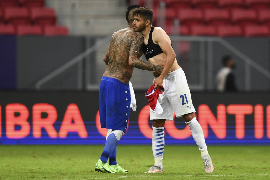 Copa America: Στα προημιτελικά Ουρουγουάη και Παραγουάη (video+photos)