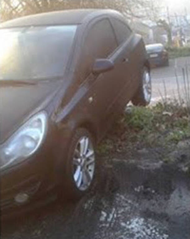 Πάρκαρε το αμάξι στον... αέρα και έγινε Viral!