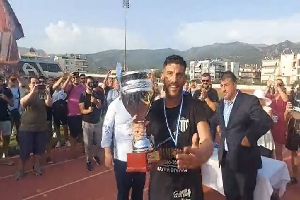 Μεθυσμένη πολιτεία η Καλαμάτα – Η απονομή και το πάρτι στα αποδυτήρια (photos+videos)