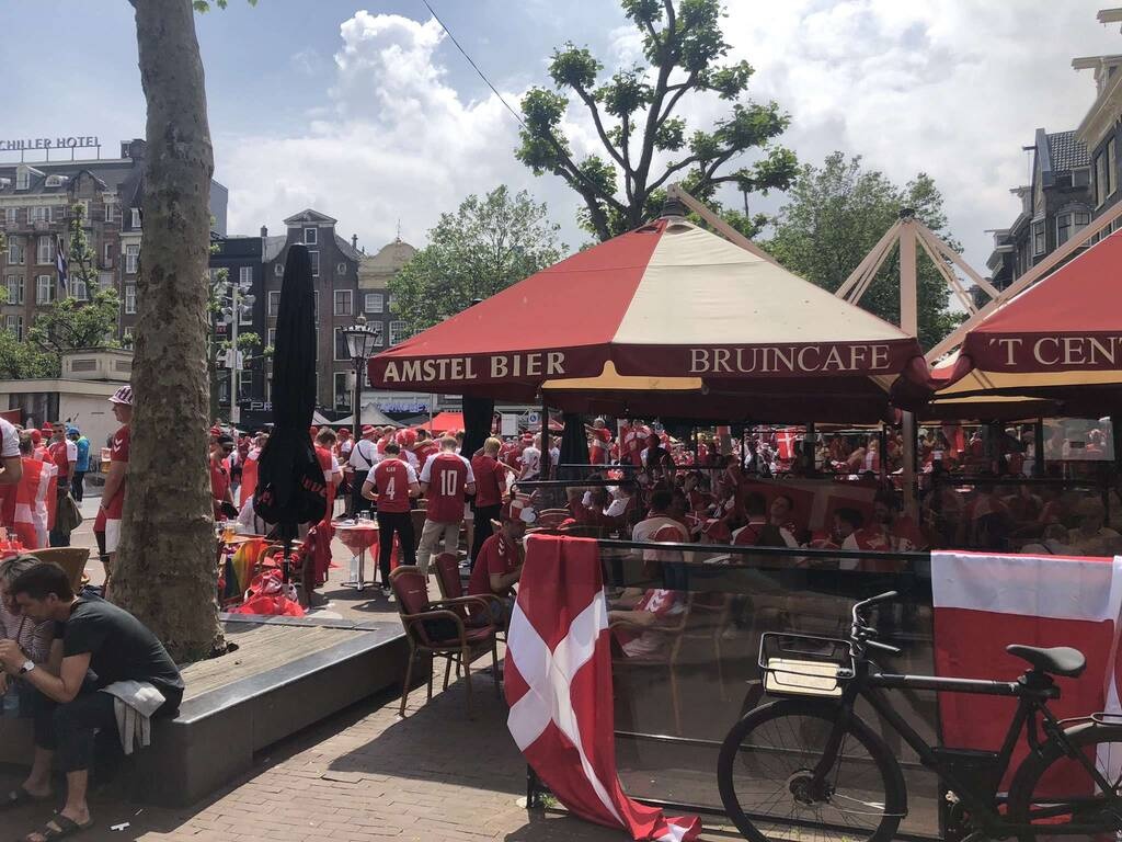 Euro 2020: Κατάληψη στο Άμστερνταμ οι ρόλιγκανς! (Photos+Video)