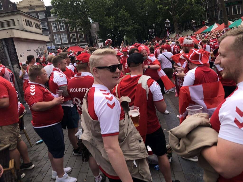 Euro 2020: Κατάληψη στο Άμστερνταμ οι ρόλιγκανς! (Photos+Video)