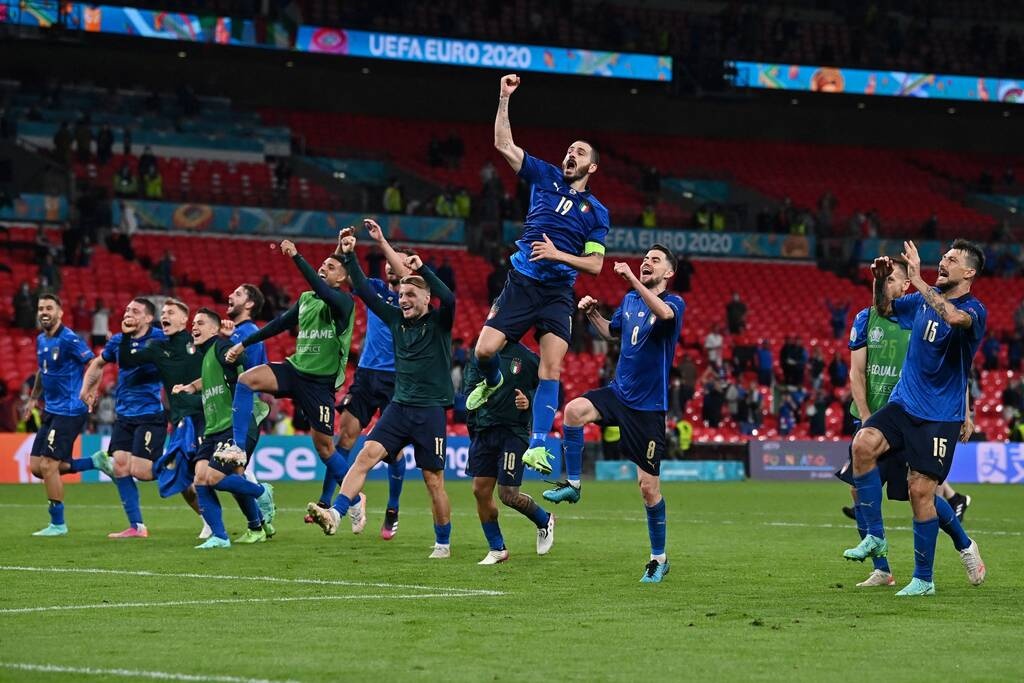 Euro 2020: Ιταλία-Αυστρία 2-1 – Τα highlights από την πρόκριση θρίλερ της Σκουάντρα Ατζούρα (video)