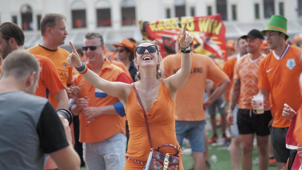 Euro 2020: Η Βουδαπέστη είναι… πορτοκαλί! (Photos)
