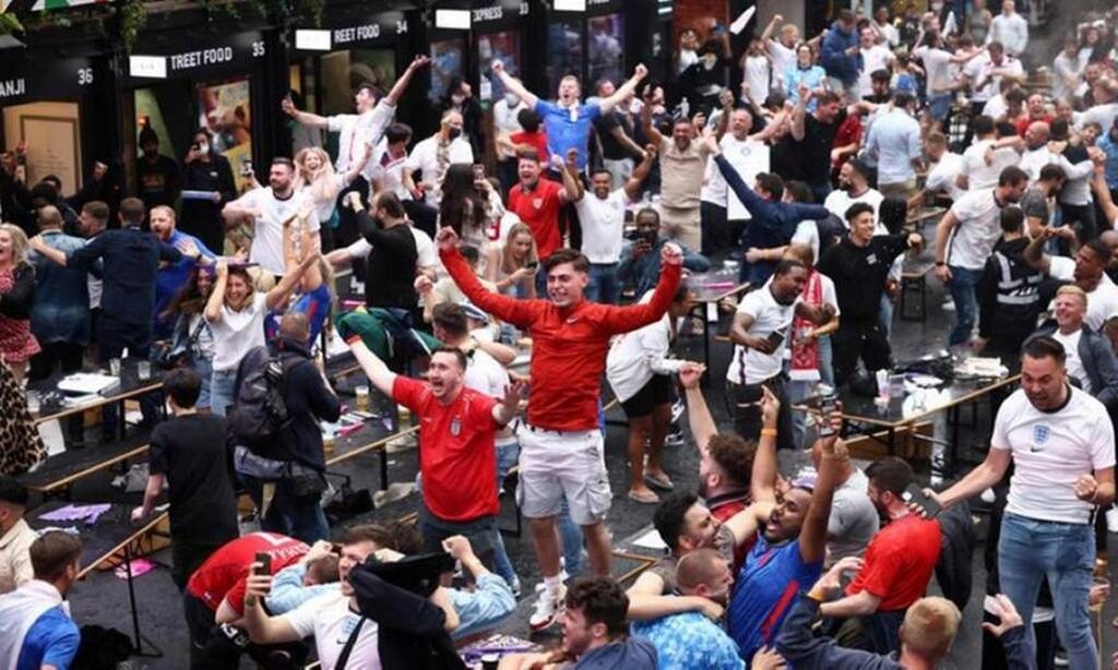 Euro 2020: Στο... πόδι όλη η Αγγλία - Έξαλλοι πανηγυρισμοί (photos+videos)
