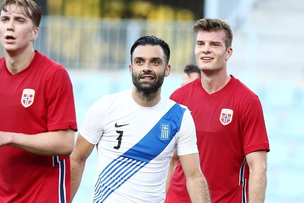 ΑΕΚ: Υπογράφει ο Τζαβέλλας - Ετοιμάζεται η φανέλα του (photos)