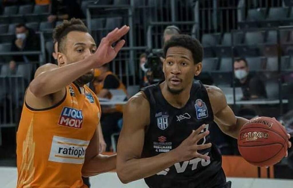 Μακάμπι Τελ Αβίβ: Ενίσχυση με Κάμερον Τέιλορ