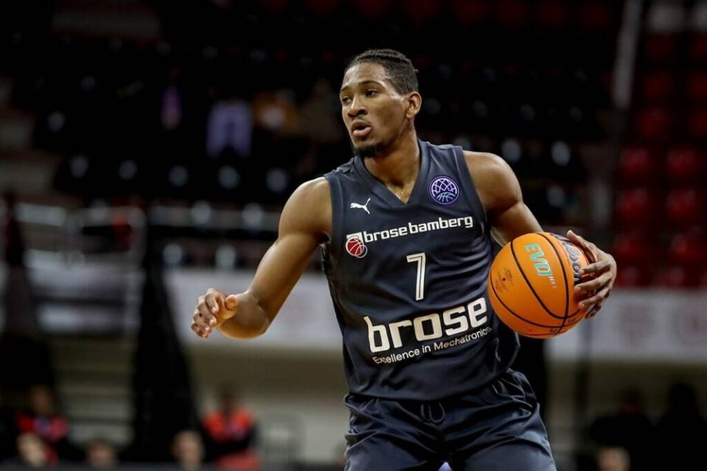 Μακάμπι Τελ Αβίβ: Ενίσχυση με Κάμερον Τέιλορ