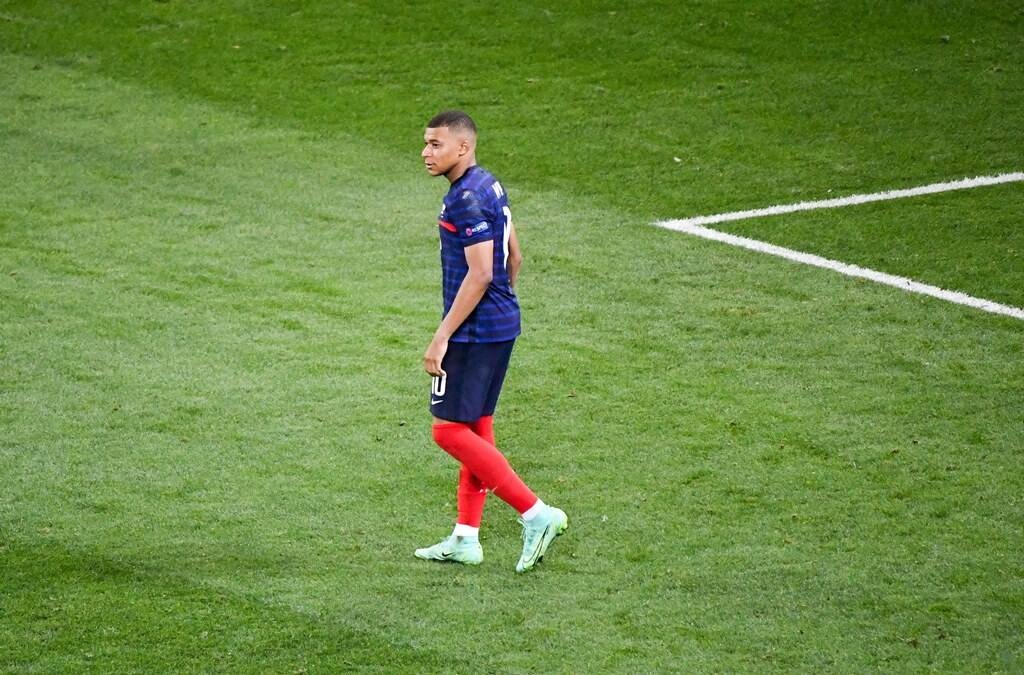 Παρί Σεν Ζερμέν: Η ανακοίνωση Εμπαπέ που βάζει μπουρλότο στο Παρίσι (photos+video)