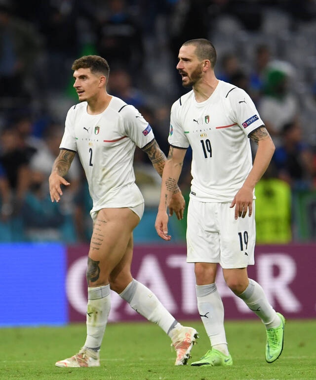Euro 2020: Παλαβοί Ιταλοί - Έμειναν με... τα εσώρουχα μετά την πρόκριση (photos)