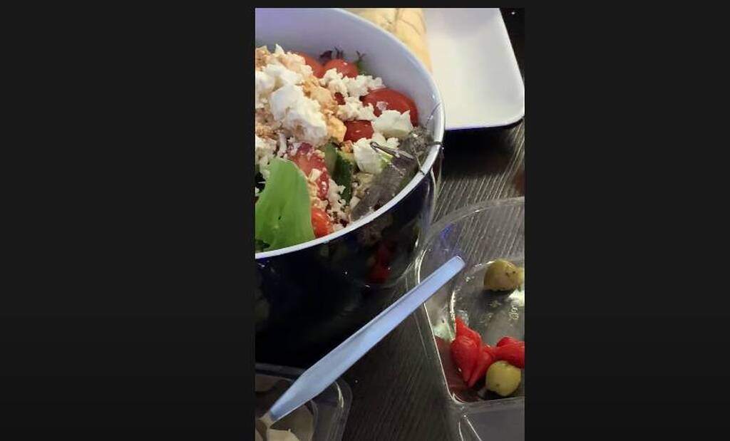 Παρήγγειλαν σαλάτα και αυτό που βρήκαν μέσα θα το θυμούνται για πάντα