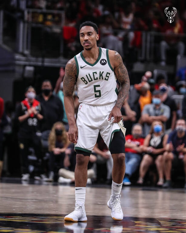 NBA: Με «περίπατο» οι Μπακς στους τελικούς - Έγραψαν ιστορία τα «ελάφια»