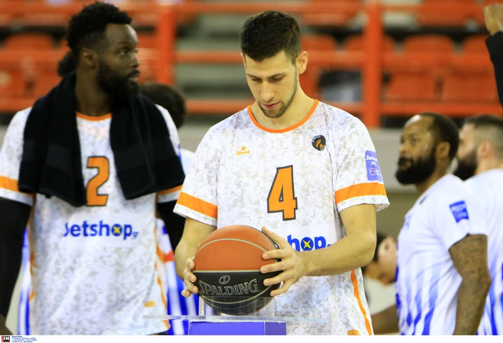 Ολυμπιακός: «Ερυθρόλευκος» και επίσημα ο Λούντζης