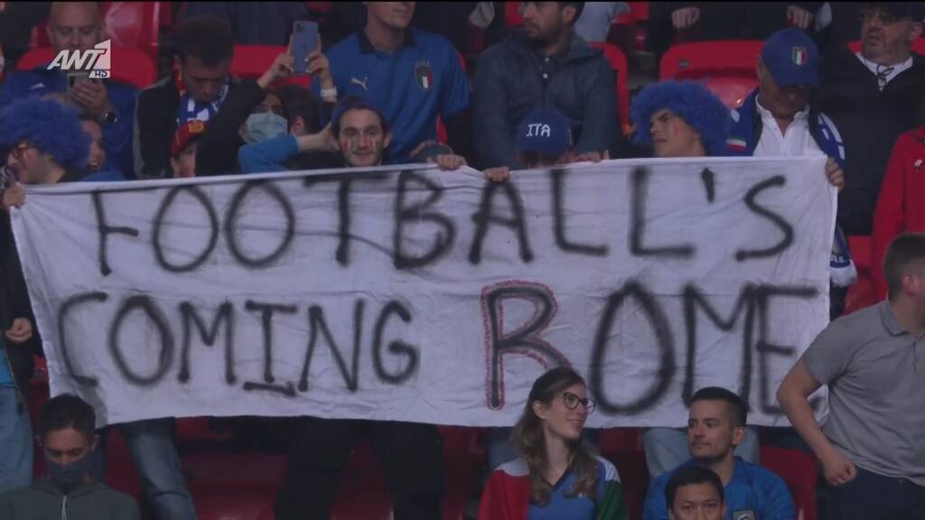Euro 2020: Επικά πανό Ιταλών στο Λονδίνο - It’s coming Rome! (photos+video)