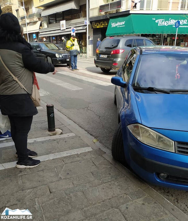 Αυτά δεν γίνονται - Ξέχασε να βάλει χειρόφρενο σε κεντρικό δρόμο