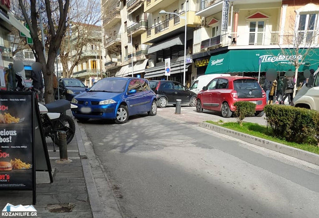 Αυτά δεν γίνονται - Ξέχασε να βάλει χειρόφρενο σε κεντρικό δρόμο