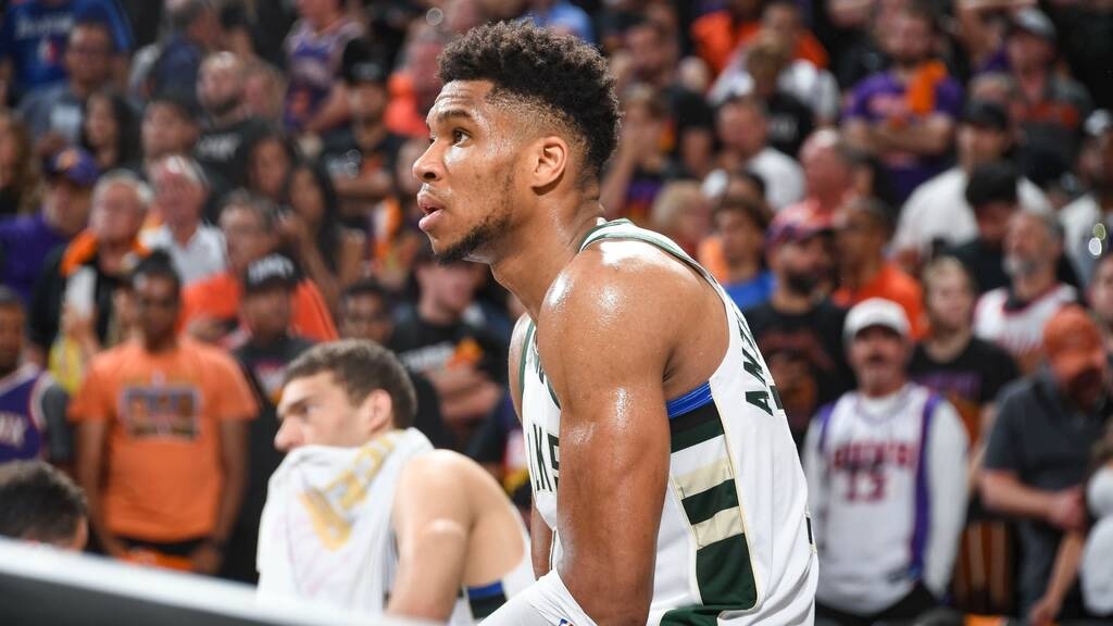 NBA: Μυθικό ρεκόρ από Αντετοκούνμπο - Έγραψε ιστορία ο Γιάννης (photos+video)