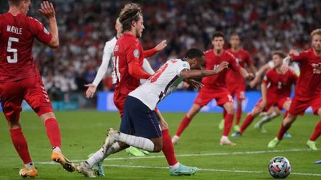 Euro 2020: Ορίστηκε στον τελικό ο... VARίστας του Αγγλία-Δανία