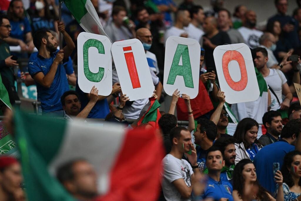 Euro 2020 - Τελικός Ιταλία-Αγγλία: «Τρέλα» στις εξέδρες του Γουέμπλεϊ  (photos)