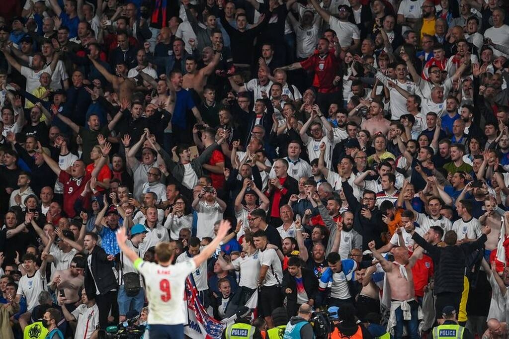 Euro 2020: Χαμός στο Γουέμπλεϊ πριν τον τελικό Ιταλία-Αγγλία - 3.160 ευρώ για δύο εισιτήρια! (video)