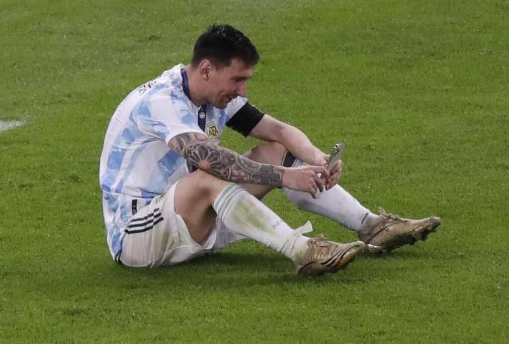 Copa America: Τρελάθηκε με την κούπα ο Μέσι - Έκανε βιντεοκλήση με την γυναίκα του