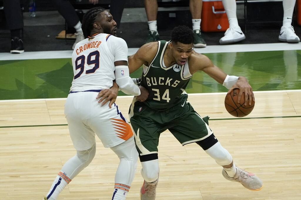 NBA: Οι Μπακς είναι εδώ - Νέα μυθική εμφάνιση Αντετοκούνμπο (photos+video)