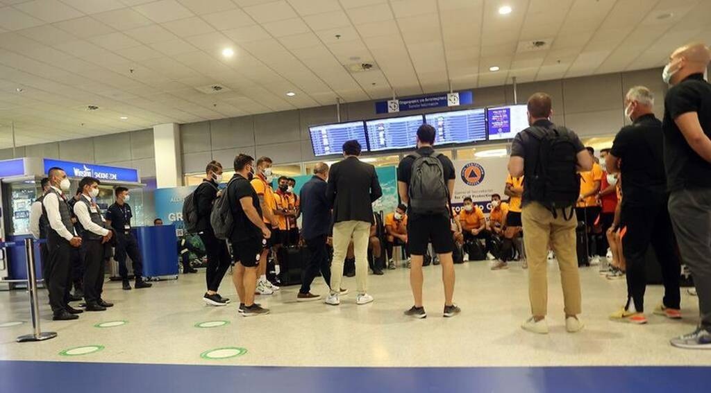 Ολυμπιακός: Ξεφεύγει η κατάσταση στην Γαλατασαράι – Το σχόλιο για τους Πειραιώτες! (photos)