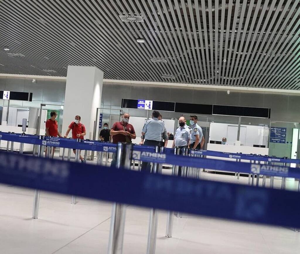 Ολυμπιακός: Ξεφεύγει η κατάσταση στην Γαλατασαράι – Το σχόλιο για τους Πειραιώτες! (photos)