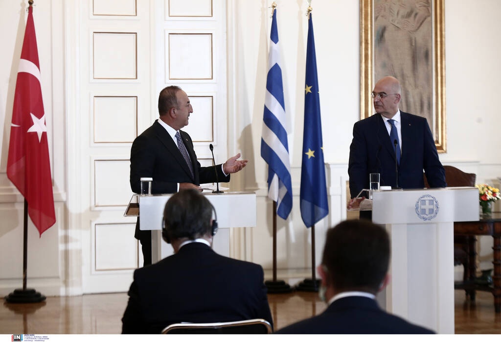 Eπικοινωνία Δένδια-Τσαβούσογλου για το «μπλόκο» στη Γαλατασαράι