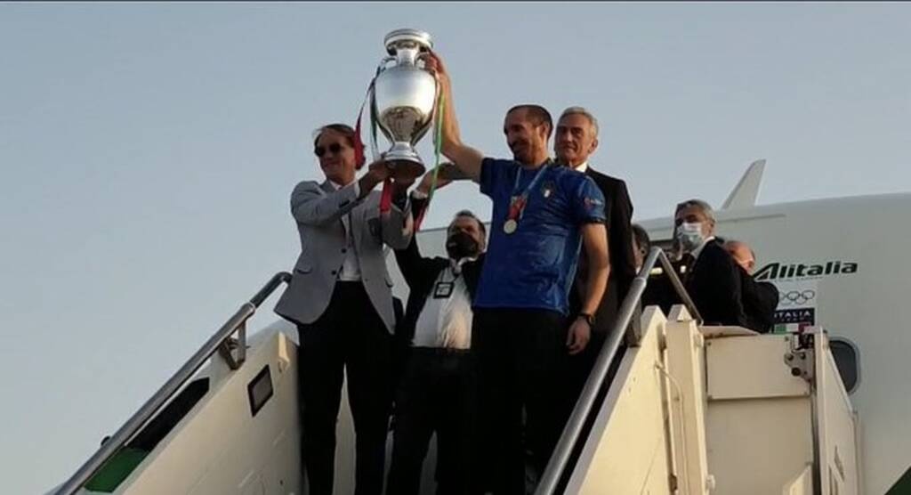 Euro 2020: Στη Ρώμη η κούπα - Αποθέωση από τους Ιταλούς