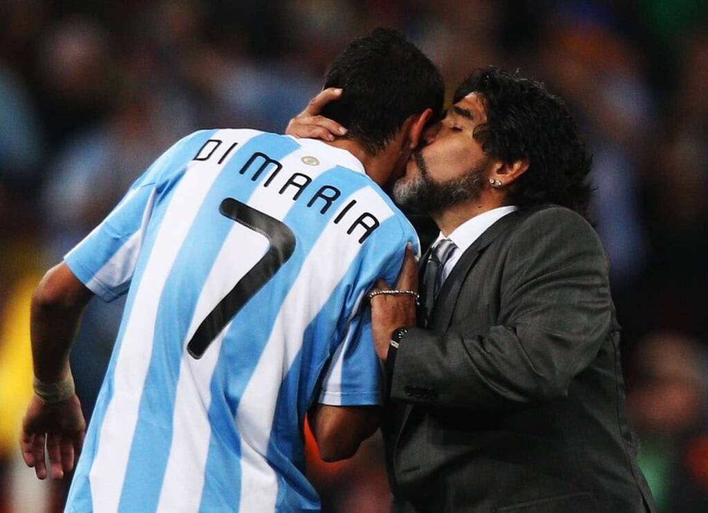 Συγκινητική υποδοχή σε Ντι Μαρία – Χάθηκε στις αγκαλιές (video+photos)