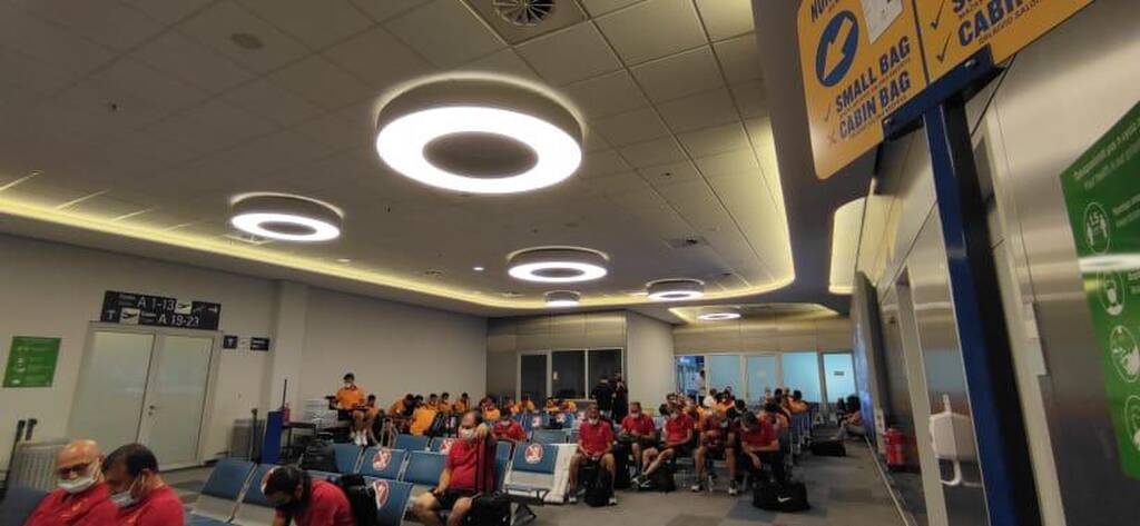 Ολυμπιακός: «Μπλόκο» στη Γαλατά στο αεροδρόμιο - Επιστρέφουν έξαλλοι οι Τούρκοι (photos)