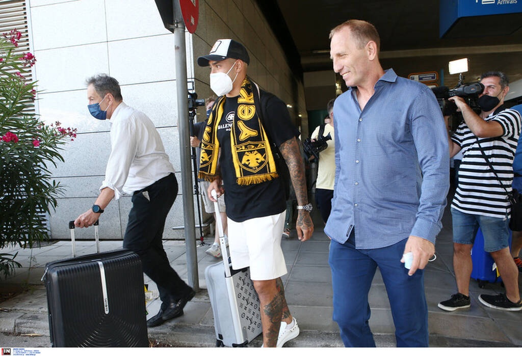 AEK: Καρέ καρέ η άφιξη του Αραούχο και η πρώτη ατάκα του (photos)
