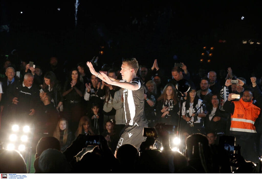 ΠΑΟΚ: Κρέμασε τα παπούτσια του πρώην άσος του «Δικεφάλου» (photos)