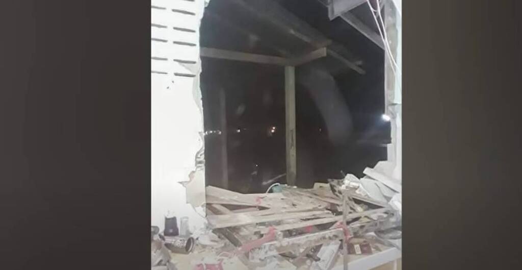 Ελέφαντας έκανε «ντου» στην κουζίνα - Τα είδαν όλα οι ιδιοκτήτες του σπιτιού