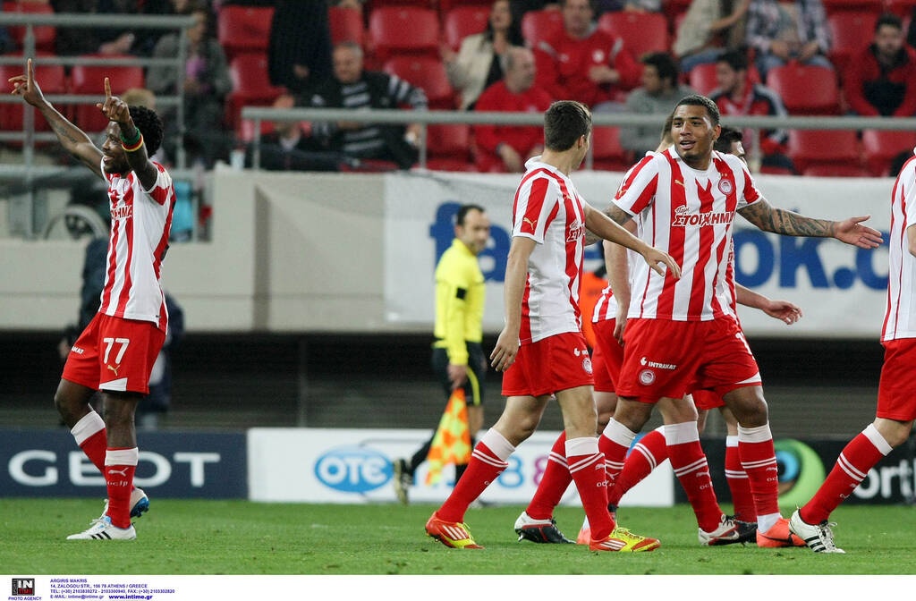 Γκολάρα από πρώην παίκτη του Ολυμπιακού κόντρα στην Μάντσεστερ Γιουνάιτεντ (video+photos)