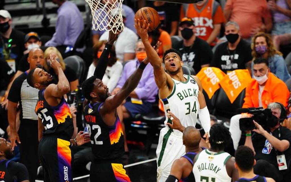 NBA: Οι ιστορικές επιδόσεις του Γιάννη Αντετοκούνμπο (photos+video)