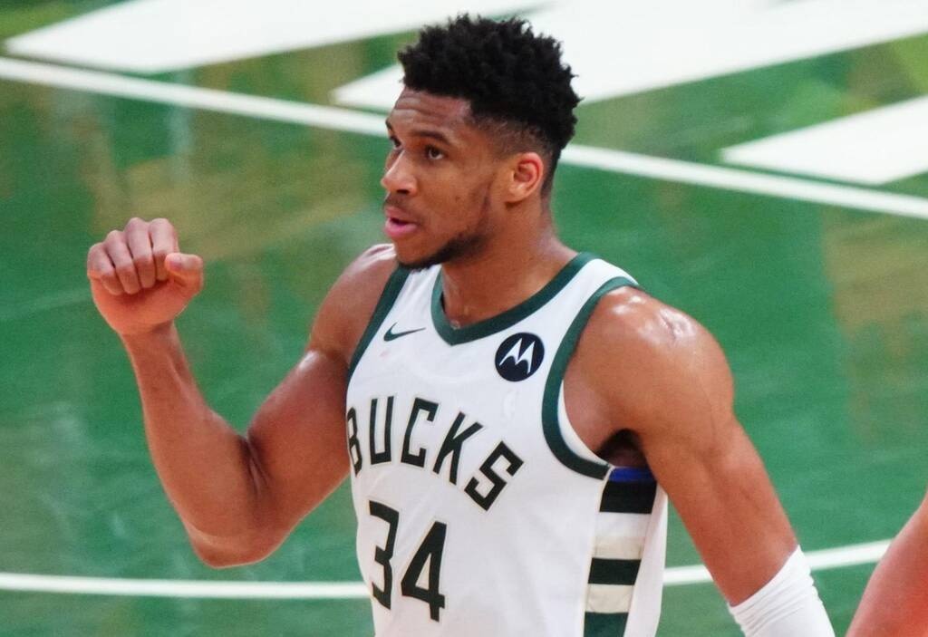 NBA: Οι ιστορικές επιδόσεις του Γιάννη Αντετοκούνμπο (photos+video)