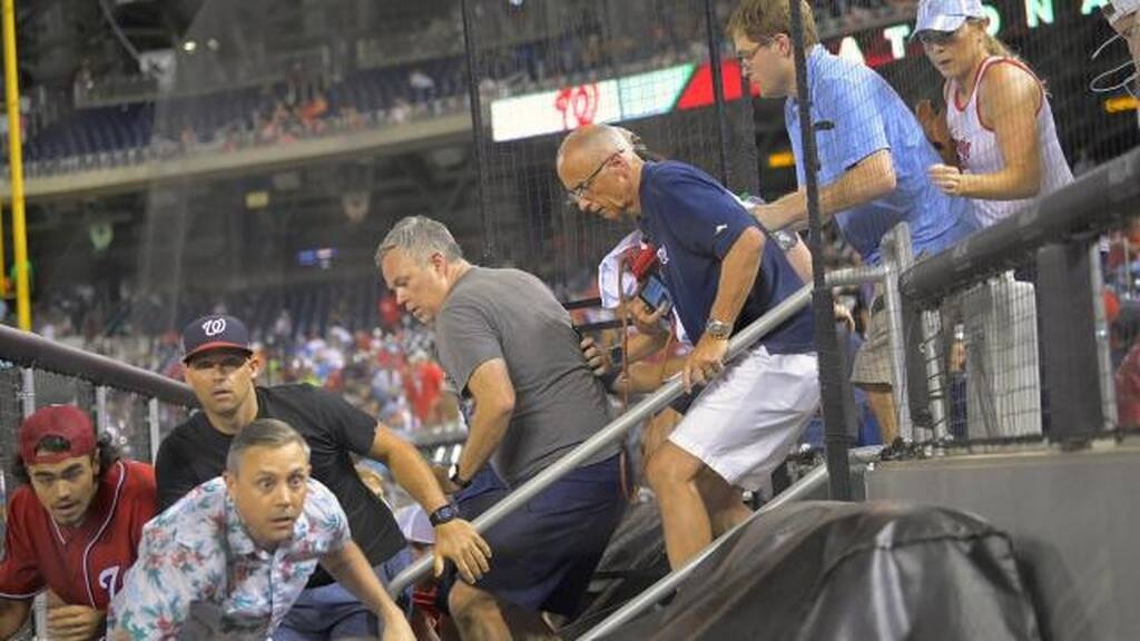 Χάος στις ΗΠΑ: Πυροβολισμοί και τραυματίες σε γήπεδο μπέιζμπολ (photos)