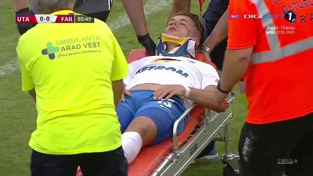 Τρομακτικός τραυματισμός ποδοσφαιριστή στη Ρουμανία - Δέχτηκε ισχυρό χτύπημα στο κεφάλι (video+photo