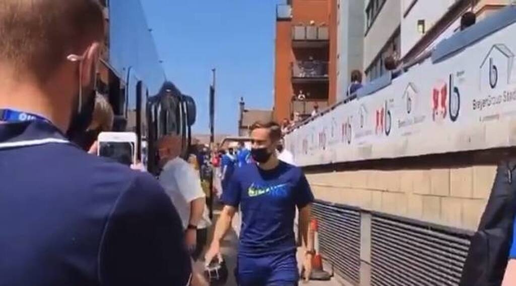 Αγγλία: Αδιανόητη κίνηση - Οπαδός έφτυσε παίκτη της Τότεναμ (photos+video)