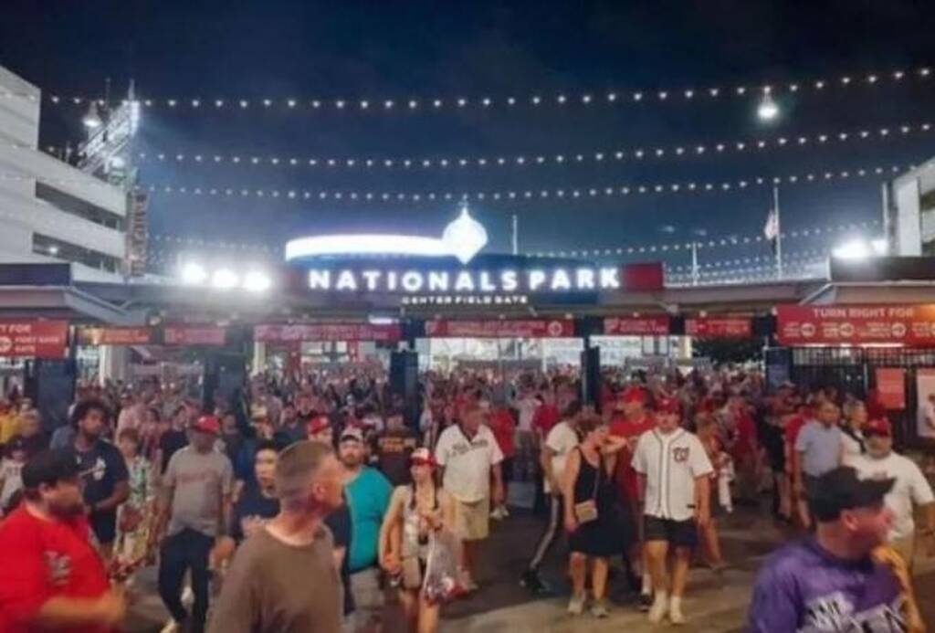 Χάος στις ΗΠΑ: Πυροβολισμοί και τραυματίες σε γήπεδο μπέιζμπολ (photos)