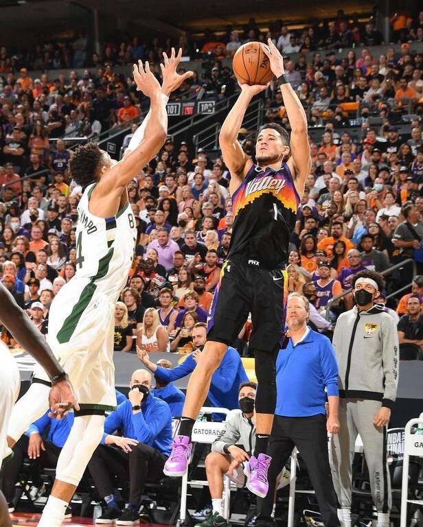 Ντέβιν Μπούκερ: Το απίστευτο… αρνητικό ρεκόρ που κατέγραψε