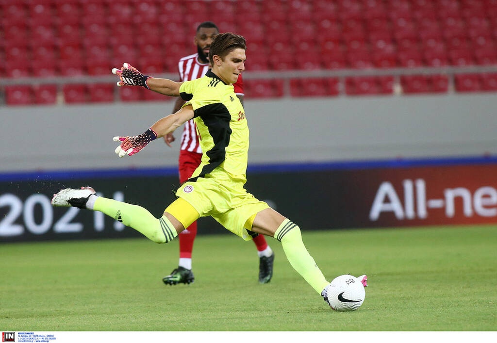 Ολυμπιακός-Νέφτσι Μπακού: Κατέρριψε ρεκόρ 53 ετών ο Τζολάκης (photos)