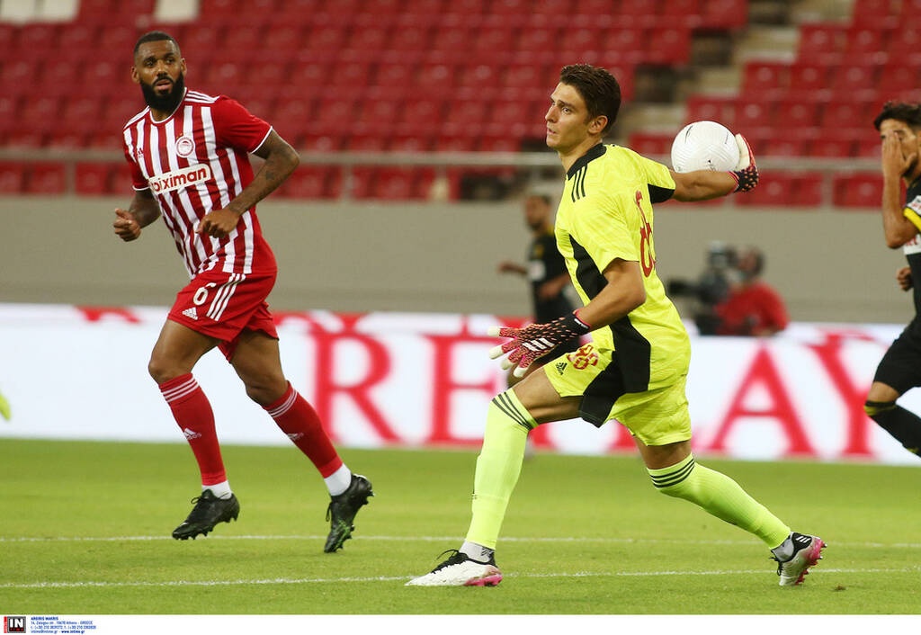 Ολυμπιακός-Νέφτσι Μπακού: Κατέρριψε ρεκόρ 53 ετών ο Τζολάκης (photos)