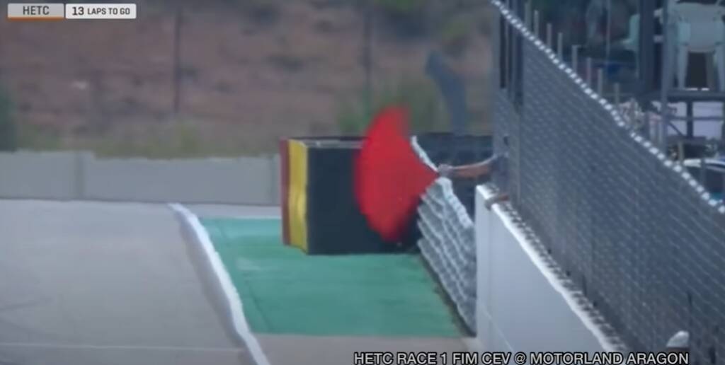 Θρήνος στον μηχανοκίνητο αθλητισμό με τον θάνατο 14χρονου κατά την διάρκεια αγώνα (video+photos)