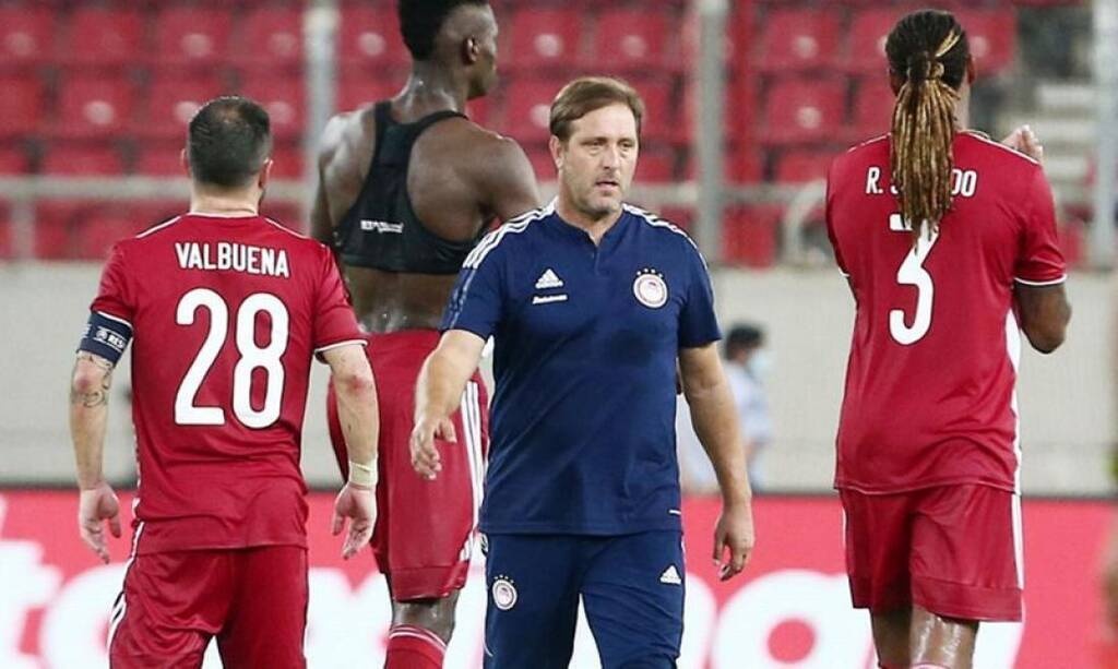 Ολυμπιακός: Το... ψάχνει ο Μαρτίνς - Με εμπόδια η προετοιμασία για Νέφτσι