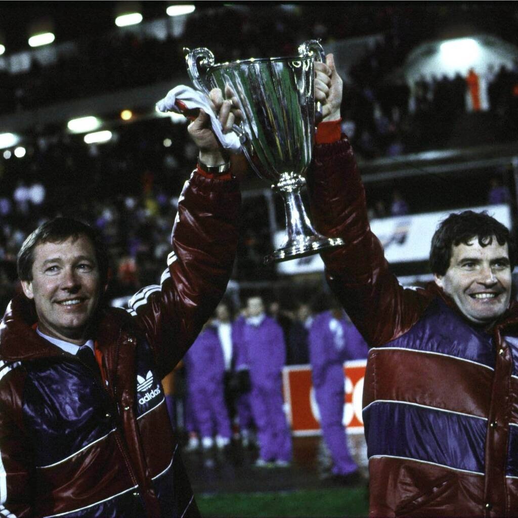 Άγαλμα του Σερ Αλεξ Φέργκιουσον έξω από το γήπεδο της Αμπερντίν