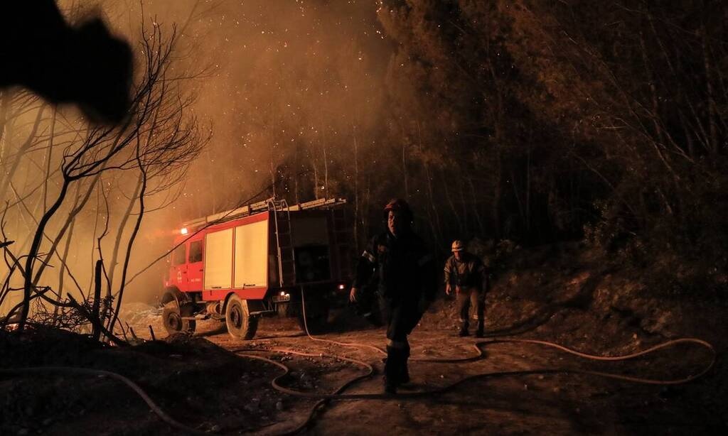 Φωτιά τώρα: Σε πύρινο κλοιό η Ελλάδα από Έβρο μέχρι Ρόδο